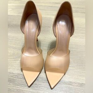 Gianvito Rossi
Bree PVC d'Orsay Pumps
Beige